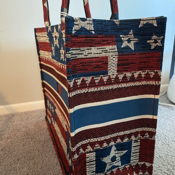 Slash sale🔥Dior book tote - Picture 12 of 13